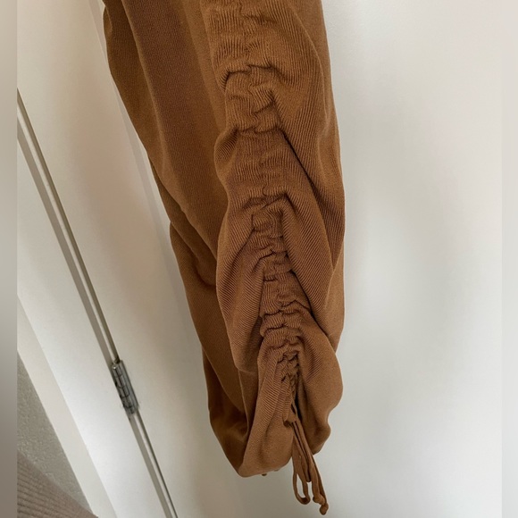 Lioness Dress, Size Large, camel color - Picture 4 of 5